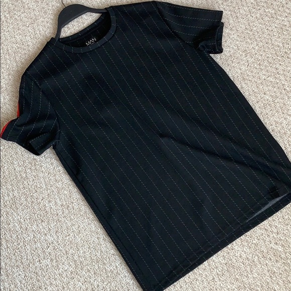 MEN (pinstripe t-shit) - Picture 2 of 4